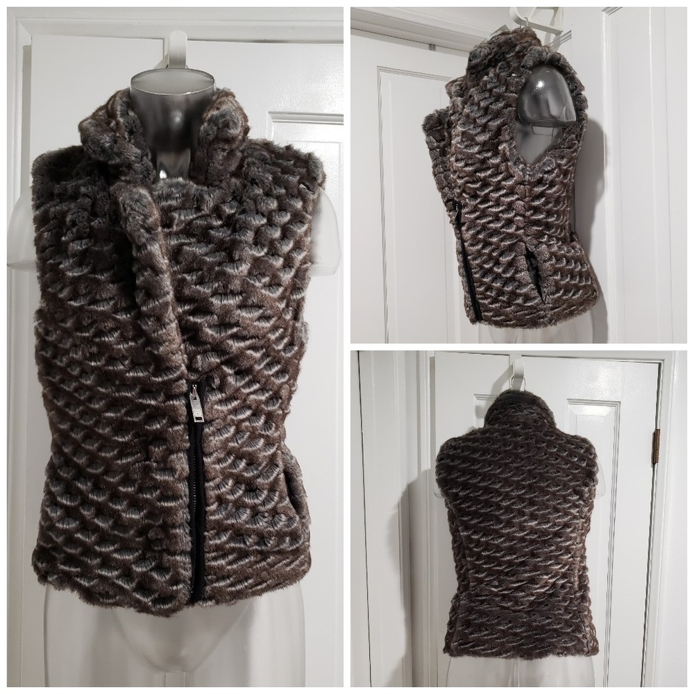 Faux Fur Scalloped Vest Sz Small